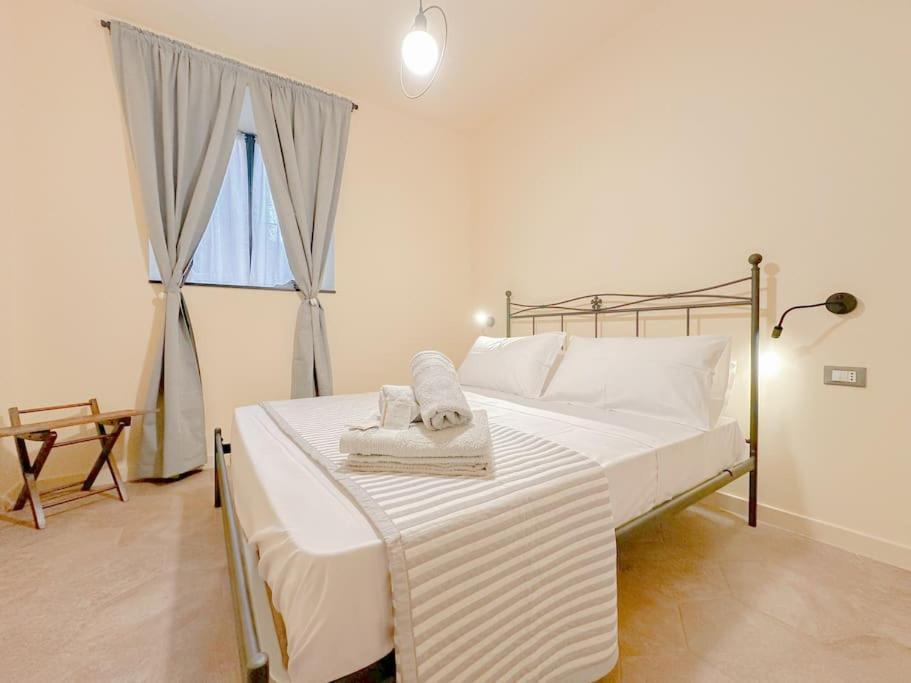 Free Parking Suite Con Wifi - Netflix - Ac Diano San Pietro Bagian luar foto