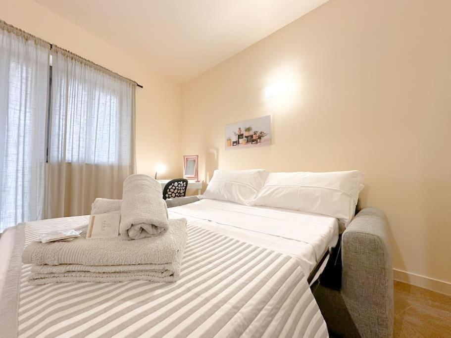 Free Parking Suite Con Wifi - Netflix - Ac Diano San Pietro Bagian luar foto